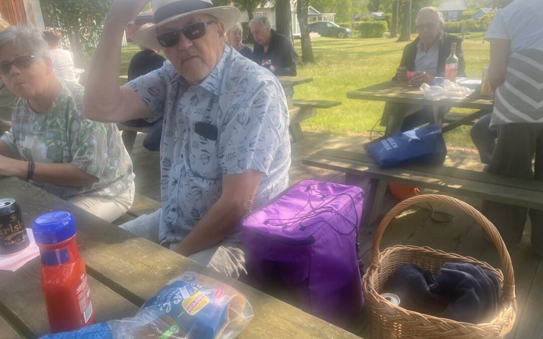 SOMMAREN KOM MED FEST  TILL SKEPPEVIK