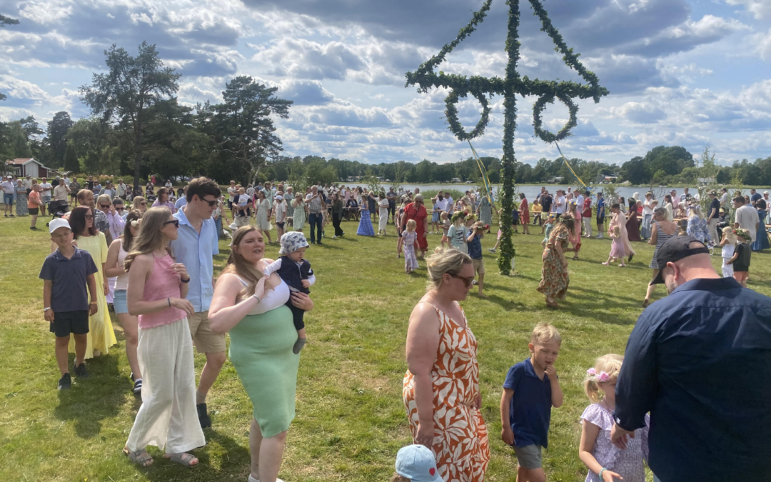 Rekordmånga på femtionde Midsommarfesten
